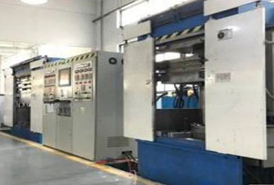 Hot-pressing station 2